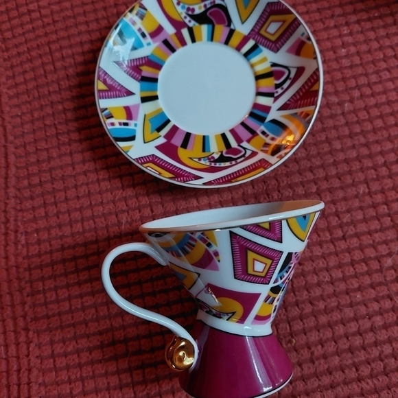 Vintage* Royal Elfreda (2) Asymmetrical Teacup & Saucer Sets - Picture 2 of 7